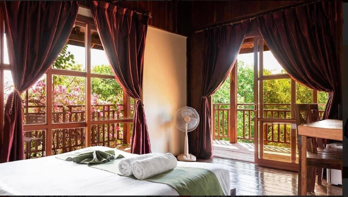 Ratanakiri Paradise Hotel & Restaurant バンラング エクステリア 写真