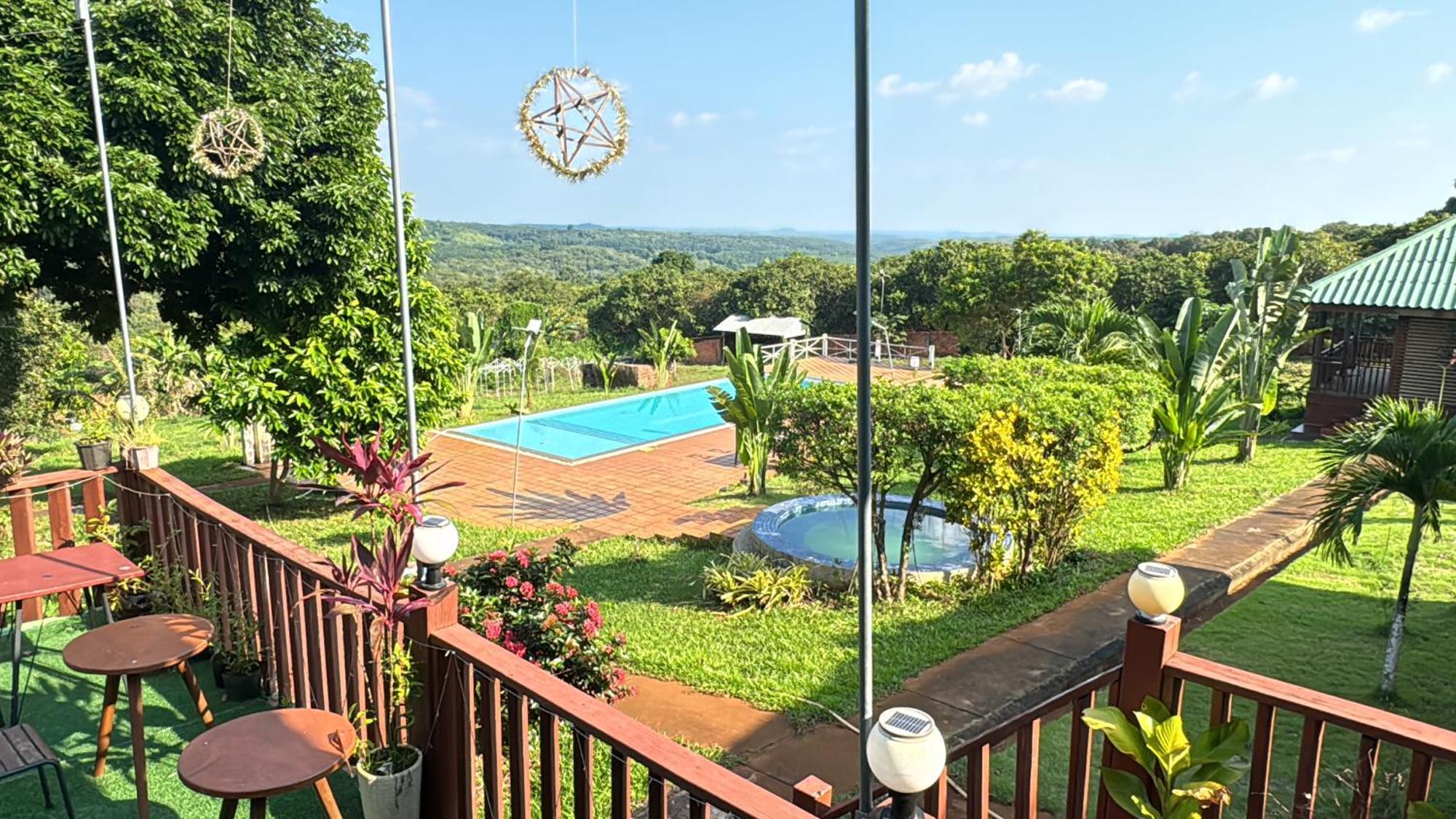 Ratanakiri Paradise Hotel & Restaurant バンラング エクステリア 写真