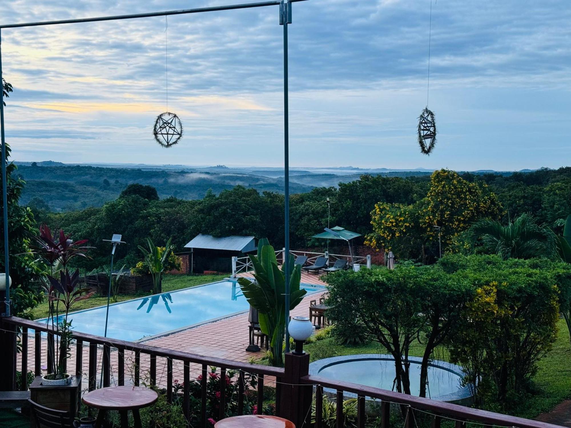 Ratanakiri Paradise Hotel & Restaurant バンラング エクステリア 写真