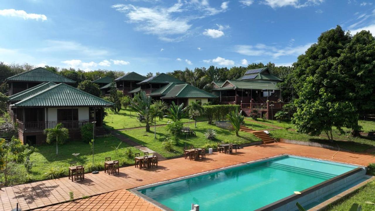 Ratanakiri Paradise Hotel & Restaurant バンラング エクステリア 写真