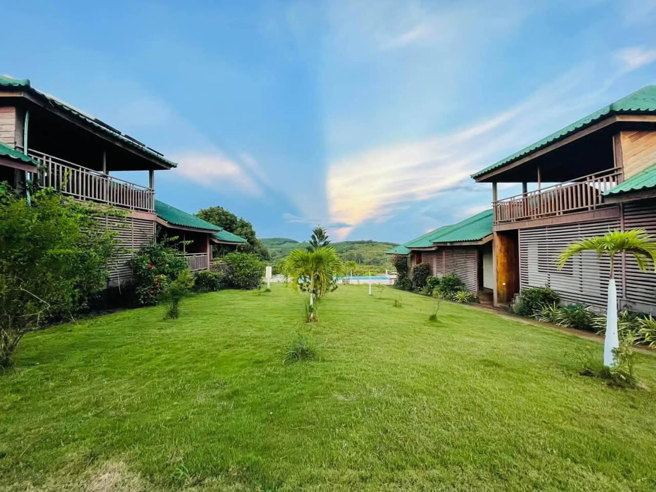 Ratanakiri Paradise Hotel & Restaurant バンラング エクステリア 写真